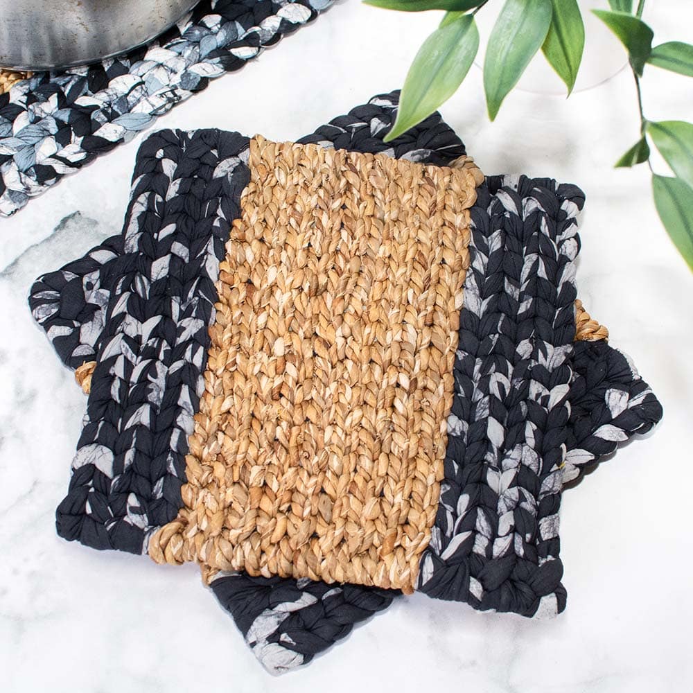 Trivet-Water Hyacinth: Black