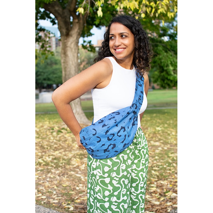 Sling Bag: Crosshatch - Silver-Organic - Image 3
