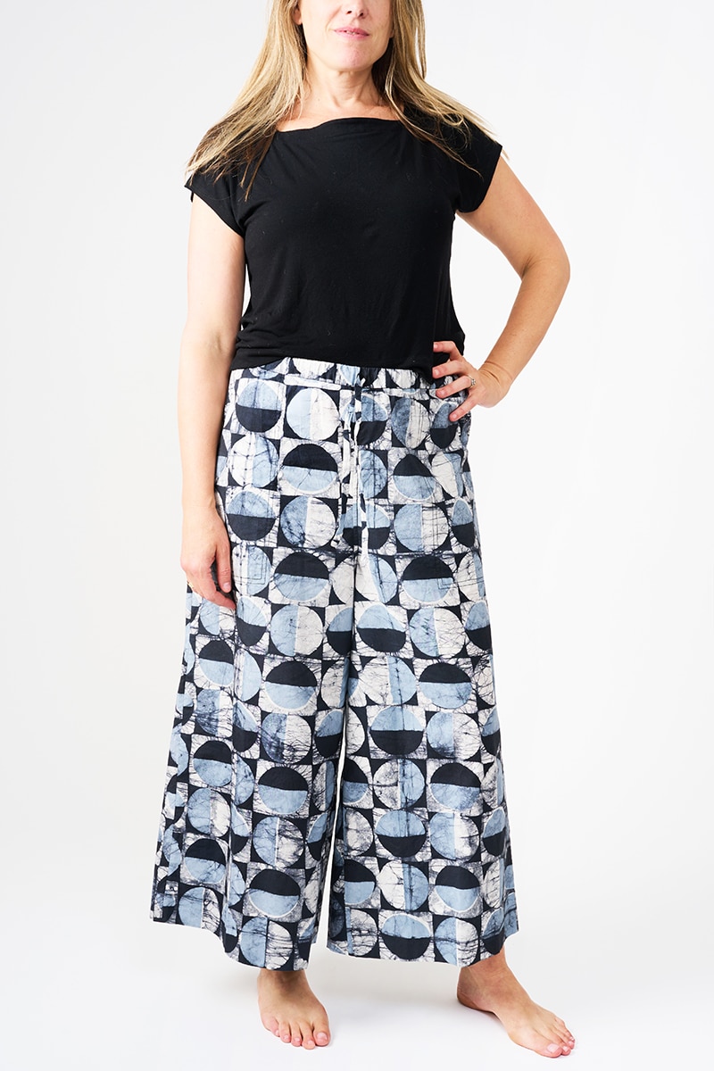 Trousers-Crop: Mod Circles - Black - Image 2