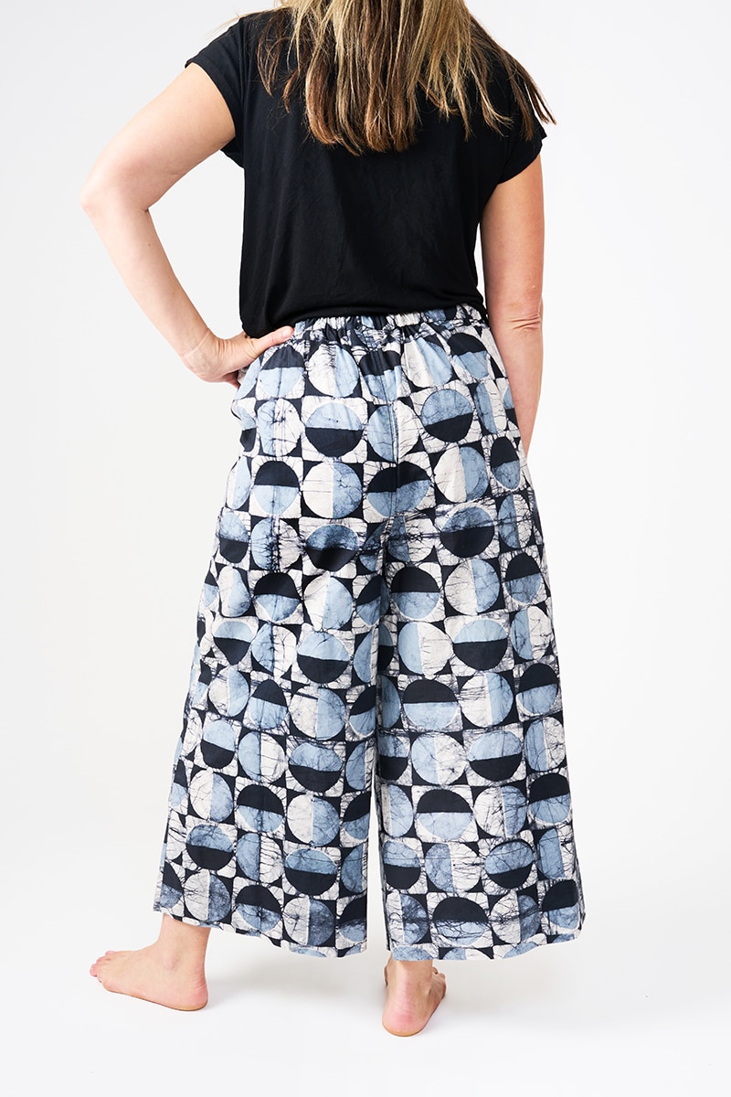Trousers-Crop: Mod Circles - Black - Image 3